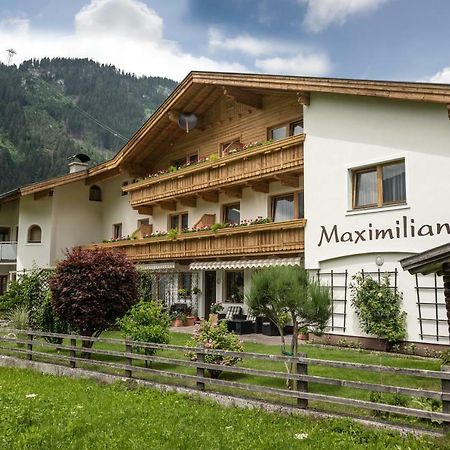 Hotel Maximilian Mayrhofen Exterior photo